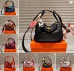 hermes lindy bag with scarf handle and horse charm black 20cm ivopr.jpeg