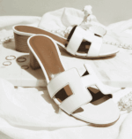 hermes oasis sandals 26mm in white zkrf7.png