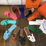 hermes oran sandal black h021056z 01 avy6e.jpeg
