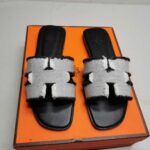 hermes oran sandal black h231095z pn360 7jqgs.jpg