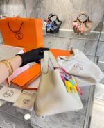 hermes picotin 18cm white wmxbd.jpg hermes picotin 18cm white wmxbd.jpg