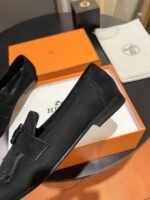 hermes royal loafer black dczeu.jpeg