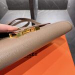 herms constance to go epsom etoupe 21cm jegb9.jpg