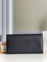 louis vuitton capucines wallet black m61248 2kmbo.jpg