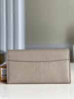 louis vuitton capucines wallet galet m61248 giuqd.jpg