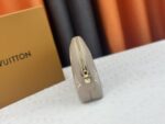 louis vuitton cosmetic pouch pm creme 17cm m45951 pu3vg.jpg