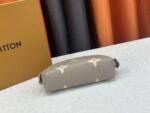 louis vuitton cosmetic pouch pm creme 17cm m45951 qc0ur.jpg
