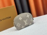louis vuitton cosmetic pouch pm creme 17cm m45951 sa5da.jpg