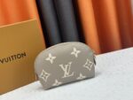 louis vuitton cosmetic pouch pm creme 17cm m45951 ukko8.jpg