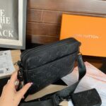 louis vuitton duo messenger bag black 25cm m69827 7s1id.jpeg