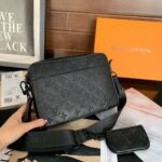 louis vuitton duo messenger bag black 25cm m69827 ew0ev.jpg