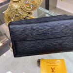 louis vuitton epi sarah wallet black 28cm 8yhnc.jpeg