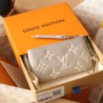 louis vuitton key pouch light grey 12cm m13793 7eeiz.jpg