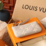 louis vuitton key pouch light grey 12cm m13793 sd4or.jpg