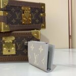 louis vuitton lisa wallet bicolor monogram brume gray 11cm m13797 qeljc.jpg