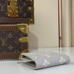 louis vuitton lisa wallet bicolor monogram brume gray 11cm m13797 ysnmx.jpg