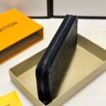 louis vuitton long wallet monogram eclipse trunk zippy black 19cm 36mk1.jpg