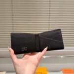 louis vuitton multiple wallet monogram eclipse black 11cm m61695 e4a7o.jpg