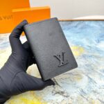 louis vuitton pocket organizer black 11cm m69979 uye95.jpg