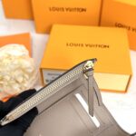 louis vuitton victorine wallet beige 12cm m81861 birx8.jpeg
