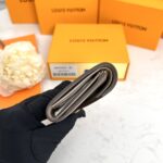louis vuitton victorine wallet beige 12cm m81861 rbwxv.jpeg