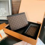 louis vuitton voyage mm pochette monogram brown 26cm 4qkt8.jpg