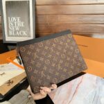 louis vuitton voyage mm pochette monogram brown 26cm iyas1.jpg