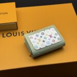 louis vuitton x murakami portefeuille claire green tea 11cm m13619 xcgvn.jpg