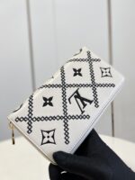 louis vuitton zippy wallet beige m81138 azyf3.jpg