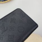 louis vuitton zippy wallet mahina leather black 19cm m61867 iweed.jpg