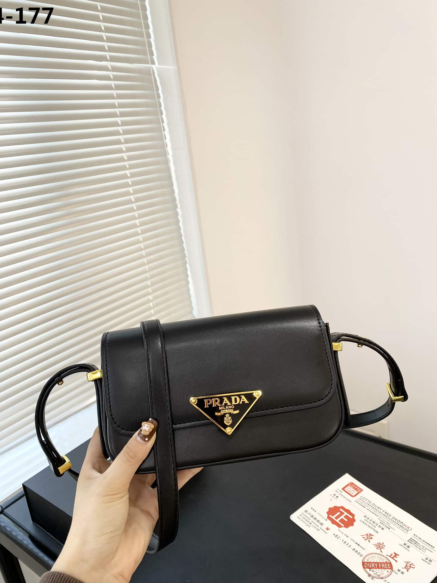 prada leather shoulder bag black 21cm 1bd339 ask f0002 v mto 6s11p.jpg