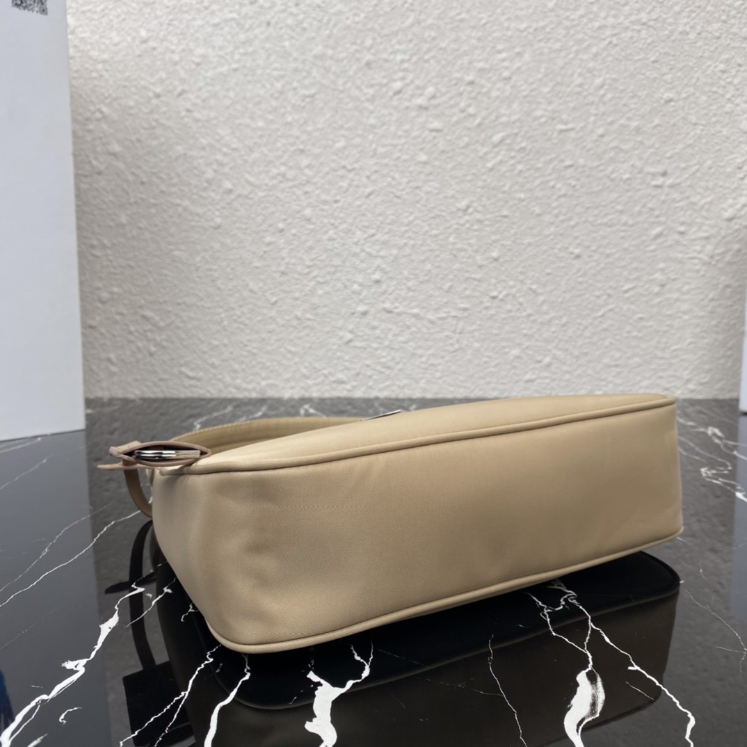 prada re nylon re edition 2000 mini bag nude 23cm 1ne515 rdh0 f0f24 nvt7r.jpg