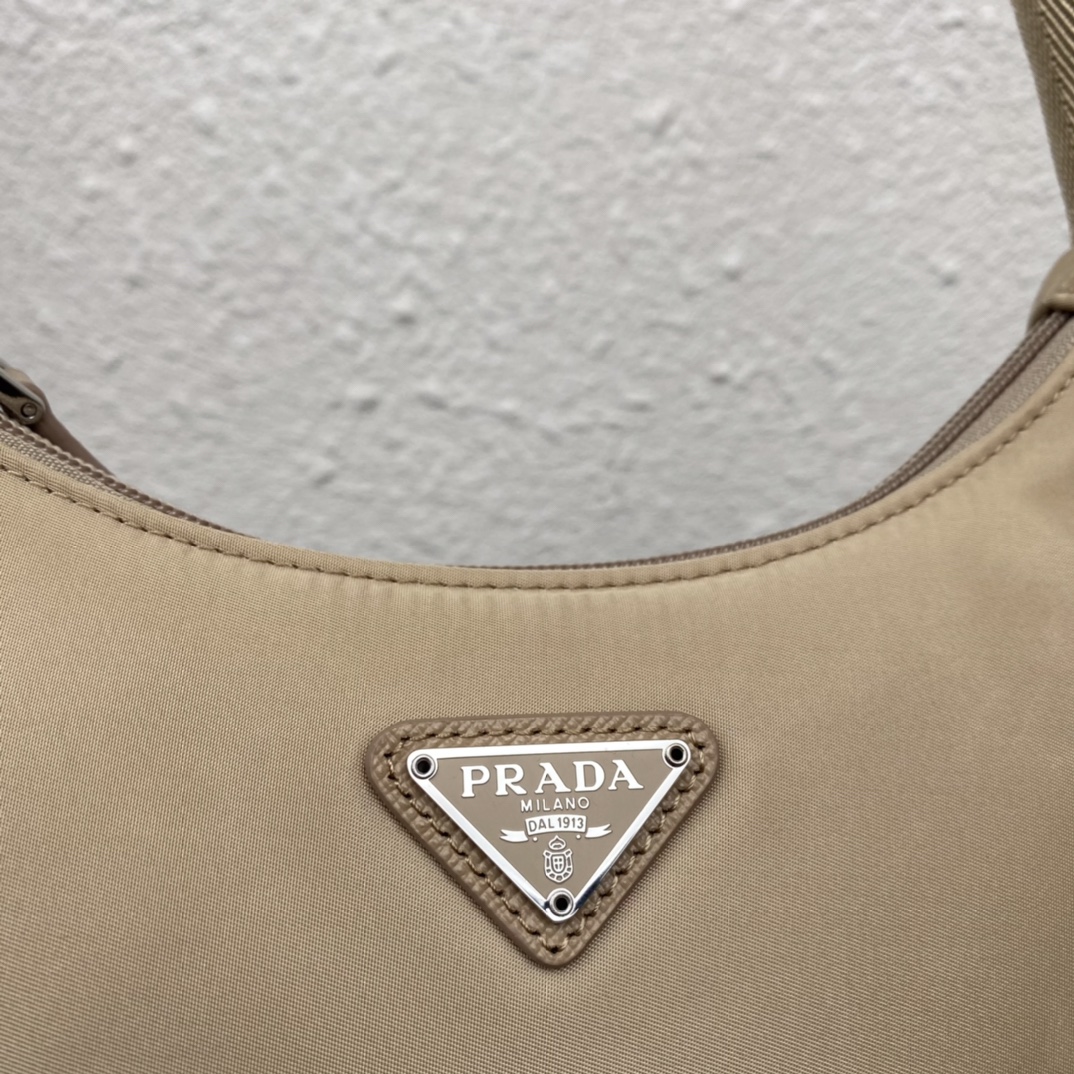 prada re nylon re edition 2000 mini bag nude 23cm 1ne515 rdh0 f0f24 p6m25.jpg