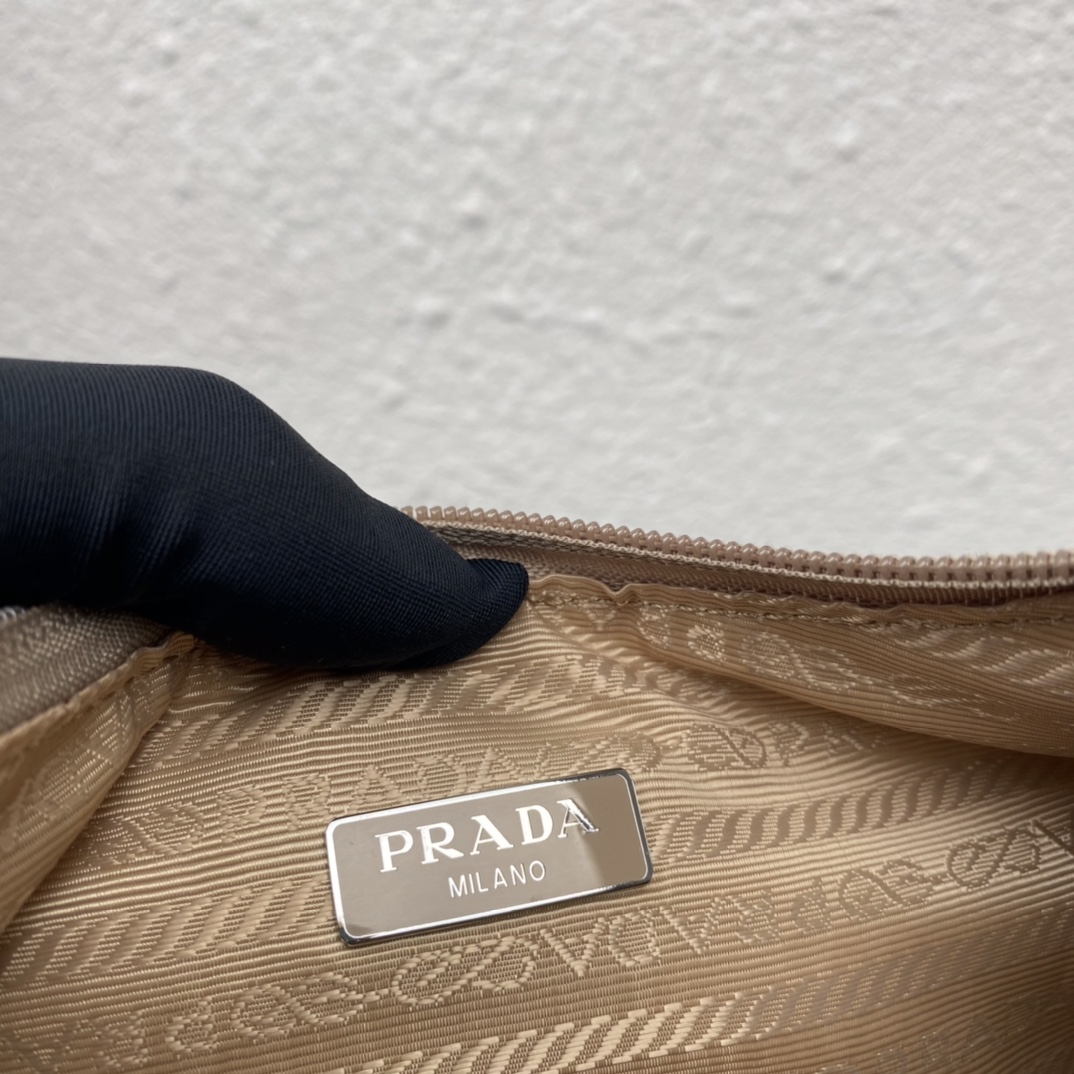 prada re nylon re edition 2000 mini bag nude 23cm 1ne515 rdh0 f0f24 yzkwm.jpg