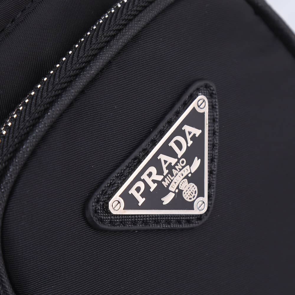 prada re nylon smartphone case black 18cm 2zh1552dmif0002 ppiue.jpg
