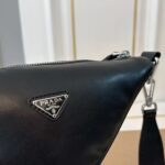 prada triangle shoulder bag black 27cm ggco7.jpg