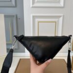 prada triangle shoulder bag black 27cm j64oi.jpg
