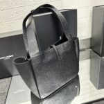 saint laurent bea in grained leather black 50cm 8ktuk.jpg