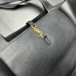 saint laurent bea in grained leather black 50cm y0tco.jpg