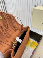 saint laurent college medium fringed suede shoulder bag brown 24cm m8otr.jpg