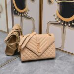 saint laurent envelope matelass grain de poudre dark beige 24cm ha8uk.jpeg