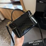 saint laurent gany vanity bag in patent leather black 19cm q4x8c.jpg