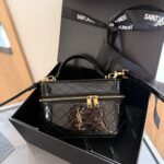 saint laurent gany vanity bag in patent leather black 19cm qcaoz.jpg