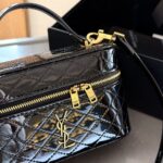 saint laurent gany vanity bag in patent leather black 19cm zqocq.jpg