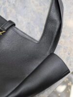 saint laurent le 5 7 bea in grained leather black 50cm 763435aaduu1000 zctjq.jpeg