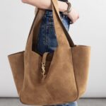 saint laurent le 5 7 bea in suede golden leaf 55cm 763435008iw3194 d2pul.jpg