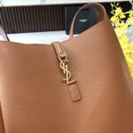 saint laurent le 5 7 supple large in grained leather brown 31cm 713938aaauq2536 wniqu.jpg