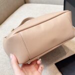 saint laurent le 5 7 supple small in grained leather rose 24cm 7qtkt.jpg