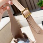 saint laurent le 5 7 supple small in grained leather rose 24cm bdbap.jpg