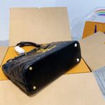 saint laurent leather leather handbag black 33cm twjra.jpg